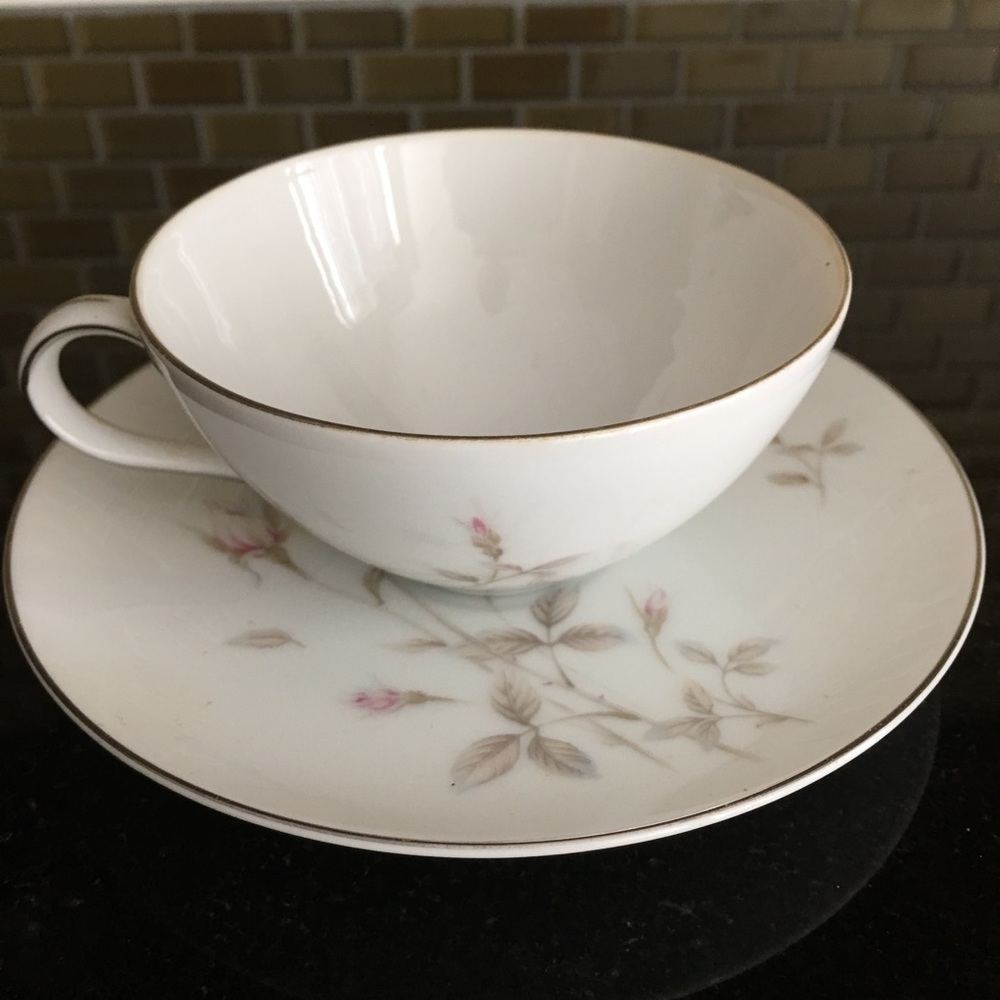 AMCREST/DAWN MEITO FINE CHINA TEA CUP AND SAUCER.